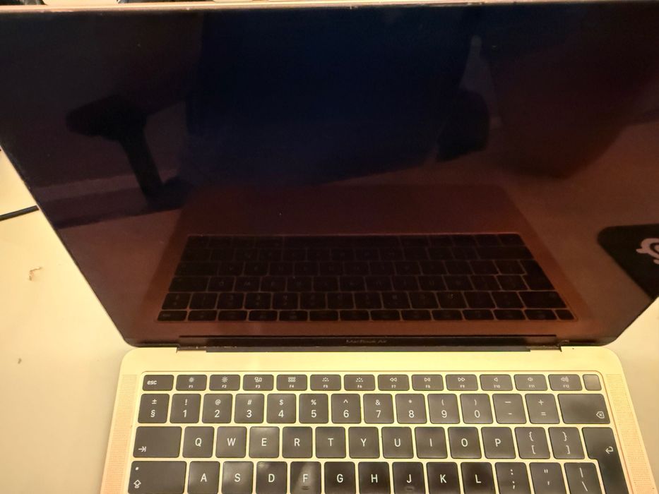 MacBook Air 13 cali 2019 8GB złoty