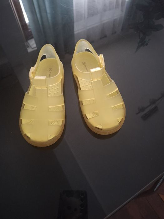 Sendalias de criança