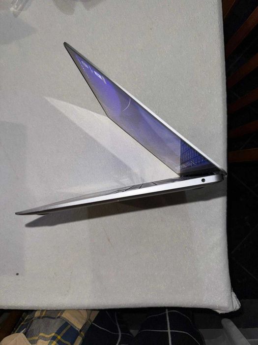 Apple MacBook Air 13&quot; 2020 8Gb de Ram / 256Gb c/ Acessórios