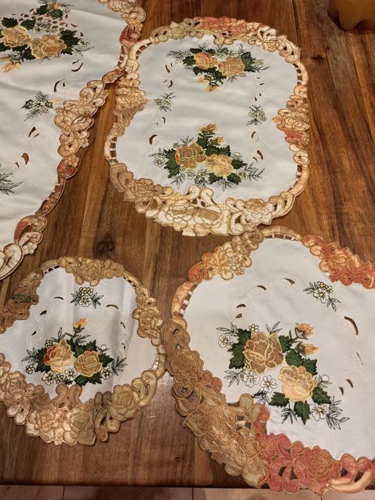 Zestaw serwet, bieżników 4szt, wiosenny motyw, nowe