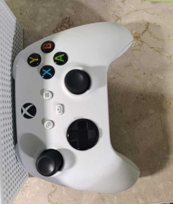 xbox series s + 2 pady