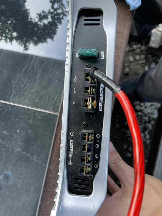 Wzmacniacz Blaupunkt GTA 275