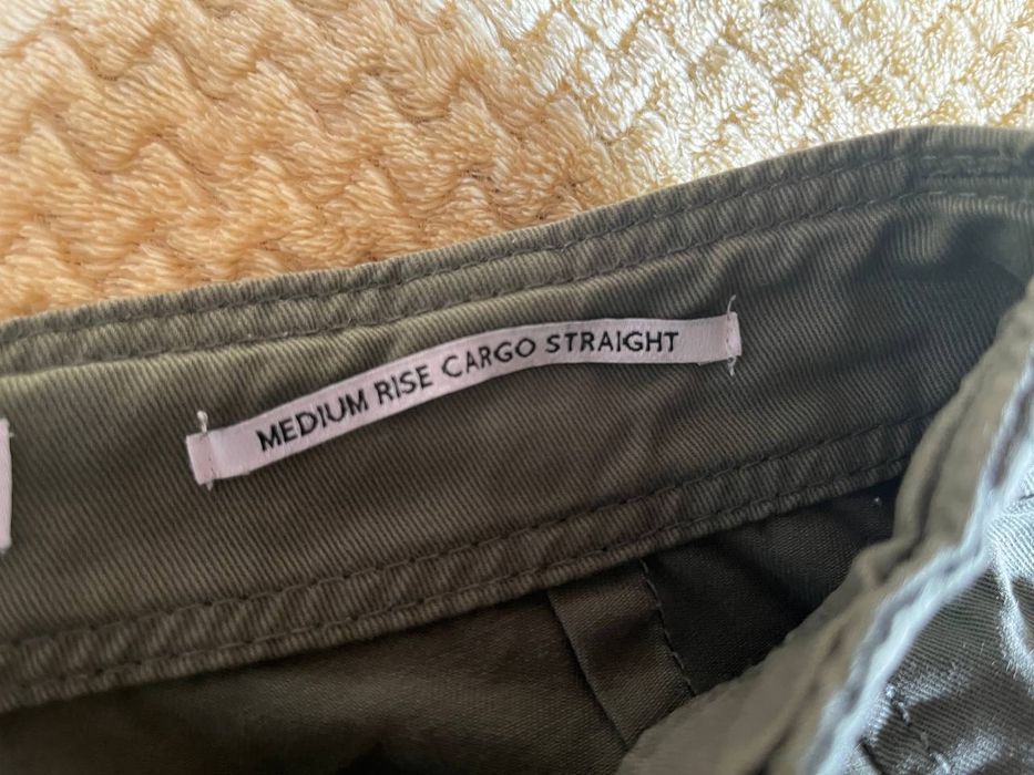 Sprzedaję spodnie cargo od Bershki w idealnym stanie.