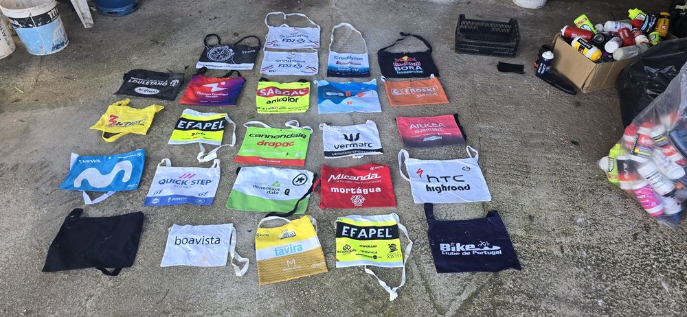 Vendo sacos de abastecimento e bidons de ciclismo