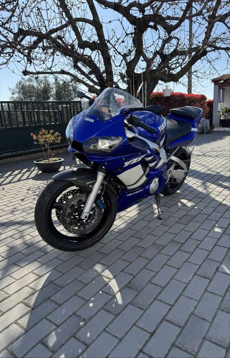 Yamaha R6.