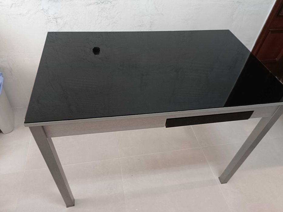 Mesa de cozinha moderna tampo vidro preto temperado
