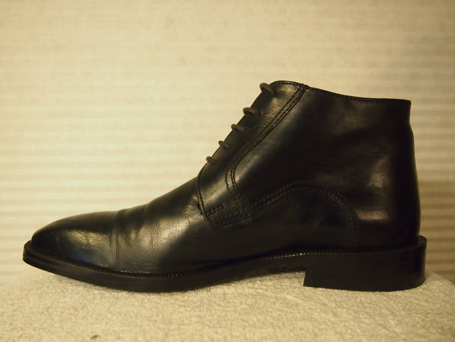 Sapato botim Homem, cordões, pele, cor preta. Novo