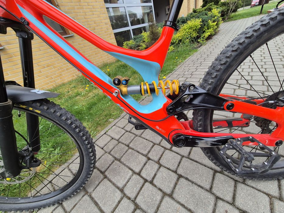Specialized demo 8 - Carbon, rama S, 2019