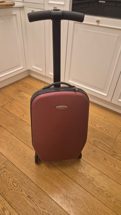 Walizka WITTCHEN z hulajnogą nigdy nie używana  150 zł. do negocjacji