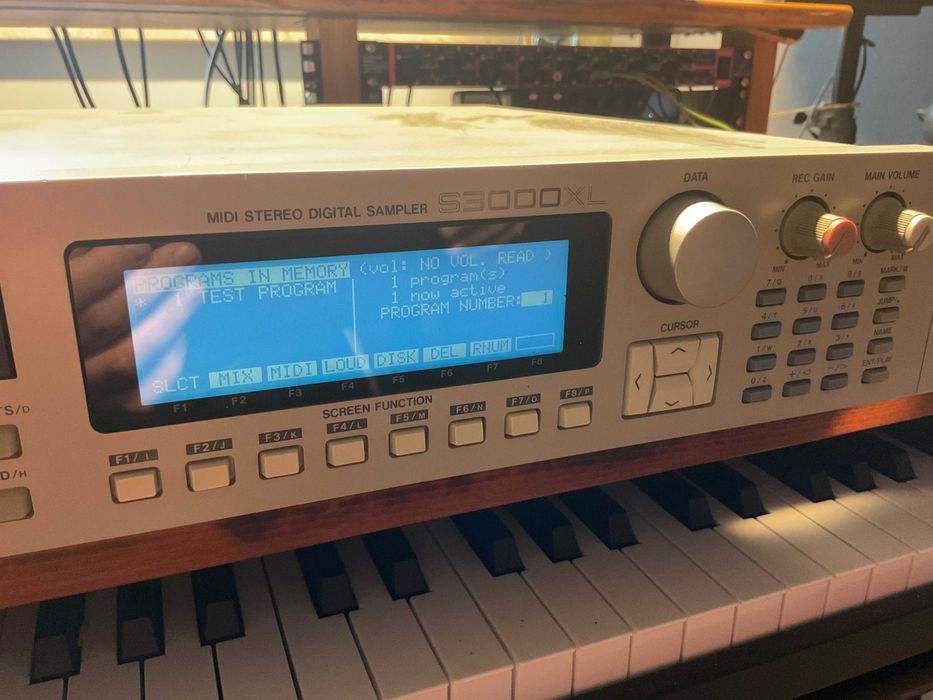 Sampler Akai S3000XL + karta IB-208P / sprawny /  serwisowany