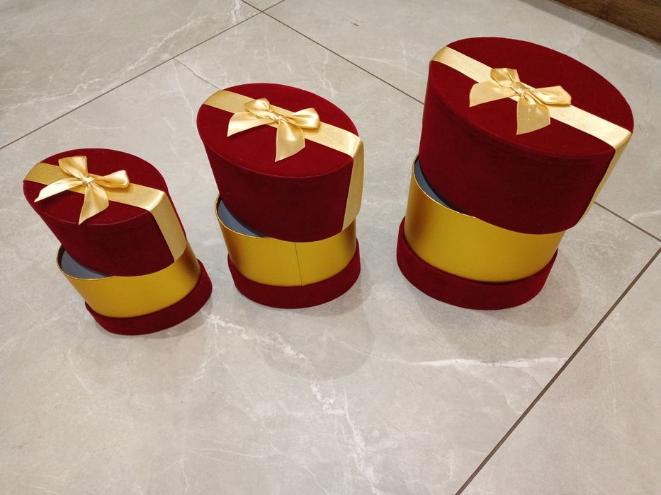 Zestaw welurowych pudełek bordowych na prezent B11002