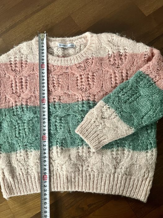 Sweter 128/134 reserved