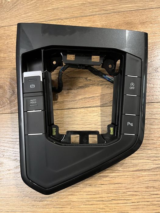 Sprzedam Panel dzwigni zmiany biegów do VW Tiguan 2 lub Seat Tarraco