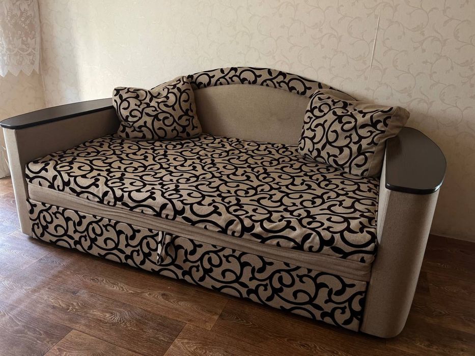 Продам большую кровать
