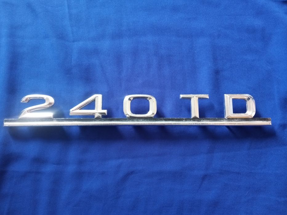 Emblemat znaczek Mercedes -Benz