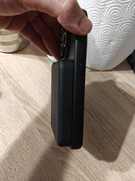 Компактний павербанк з підтримкою MagSafe для iPhone.