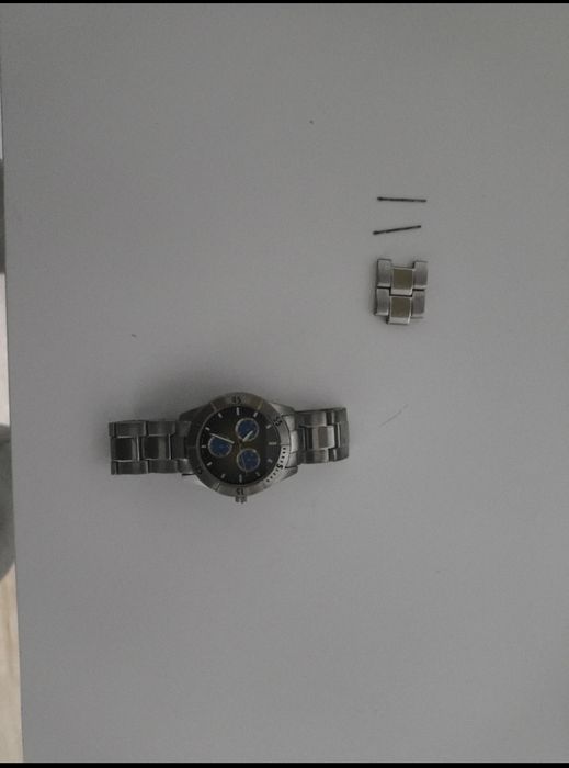 Relógio metálico da Guess antigo