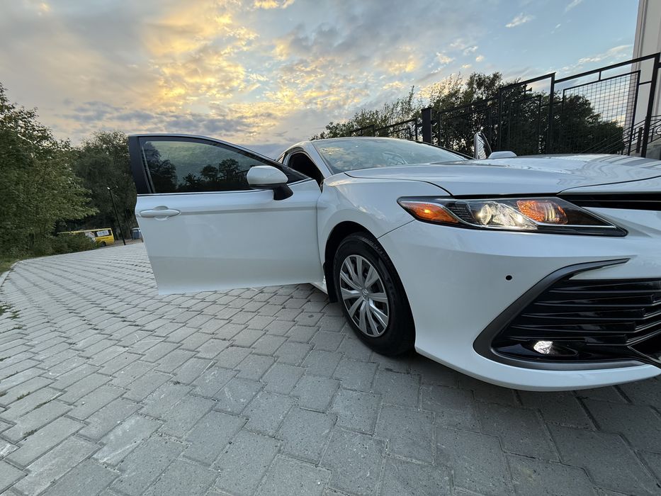 Продам економну TOYOTA CAMRY Hybrid
