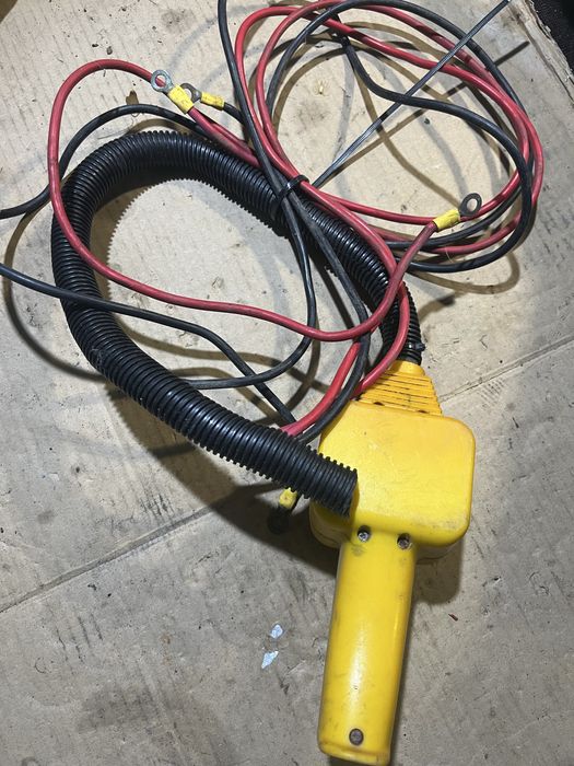 Пульт на лебідку, тельфер, підйомник.