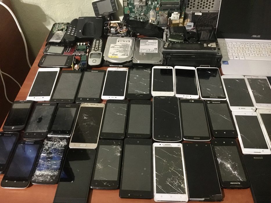 Телефони, планшети, ноутбуки та інше