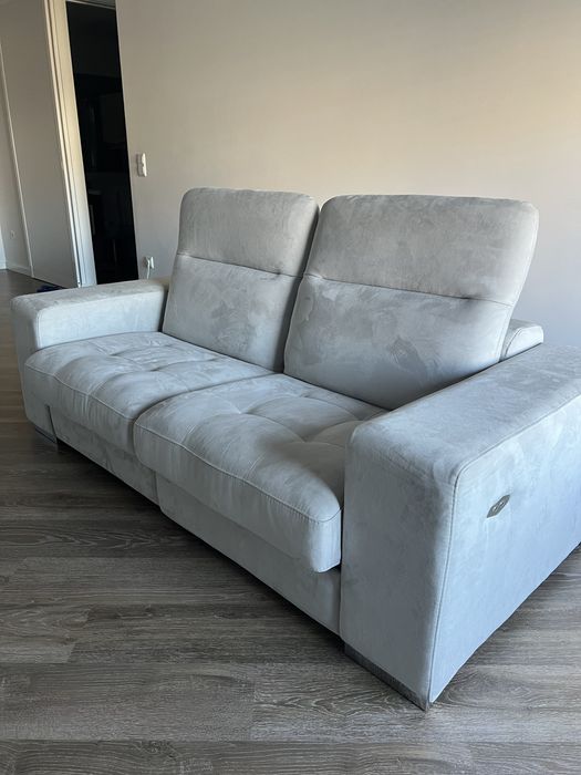 Sofa 2 lugares com relaxe.