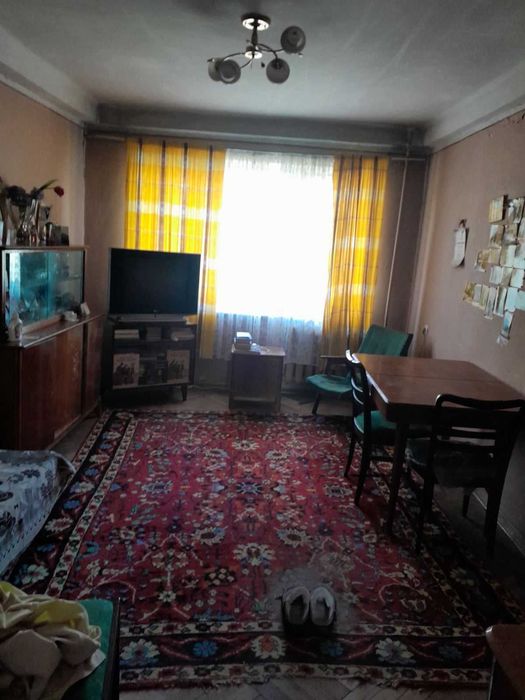 Продам 3-кім на Парковій-Сирецькій 10