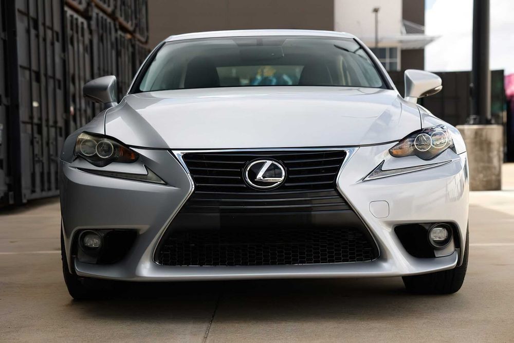 Lexus IS 300      2016