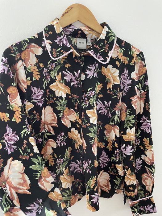Piękna koszula damska boho czarna w kwiaty ICHi 40