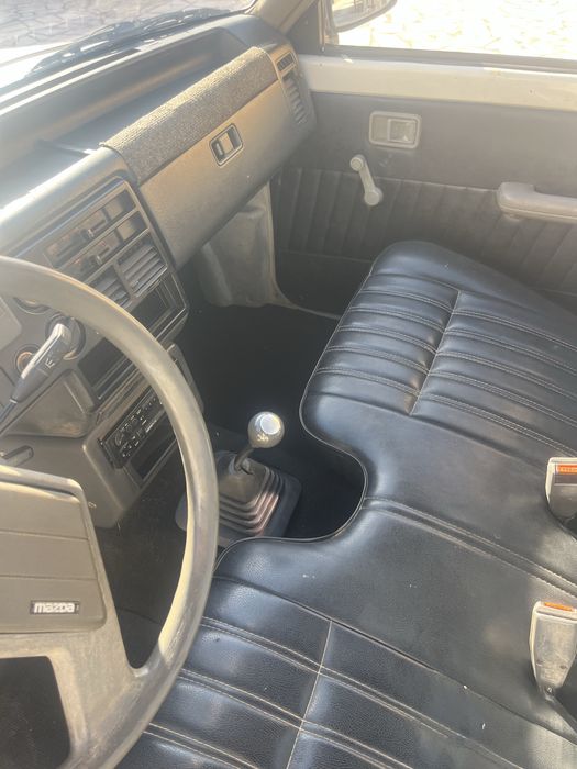 Mazda b2200