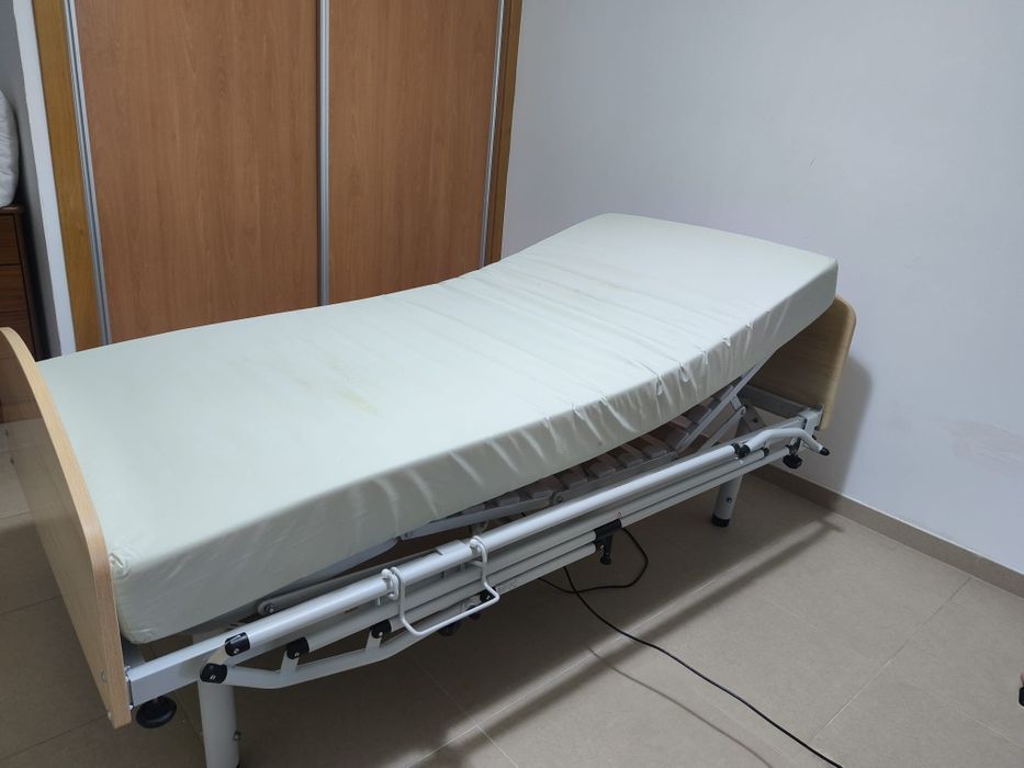 Cama ortopédica articulada  eletrica