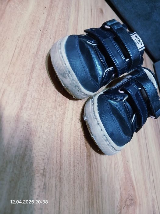 Buty dla dziewczynki rozmiar 25 Mayoral