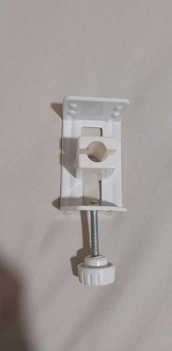 Suporte (mosqueteiro) para berço