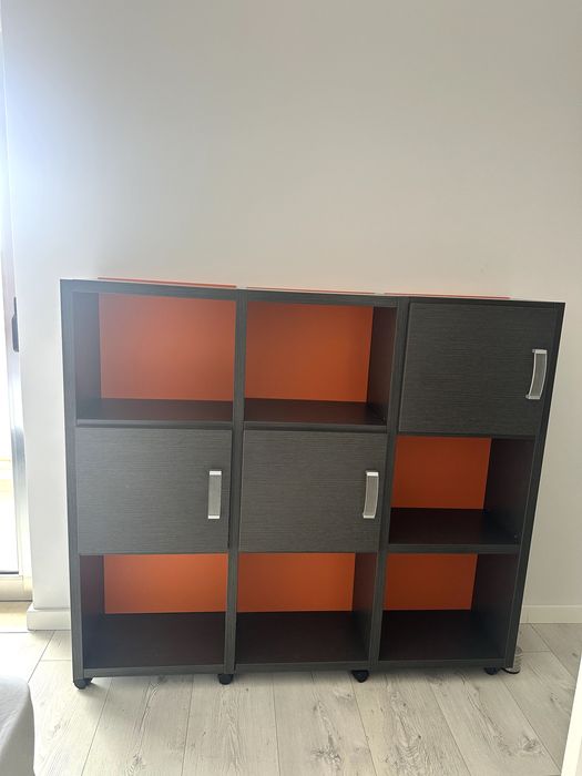 Mobília de Quarto: cabeceira, mesa de cabeceira, candeeiro e estante