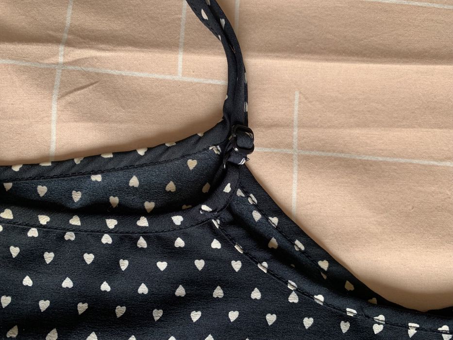 Top azul marinho, estampado corações, tam 38