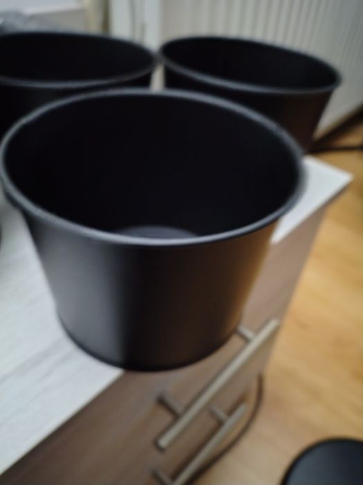 Nowe czarne doniczki osłonki 4 sztuki