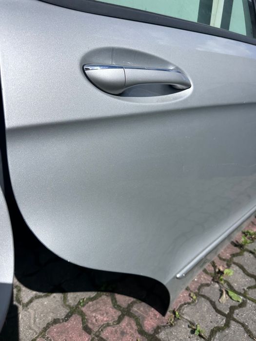 Mercedes A klasa w169 DRZWI prawa strona tył srebrne lakier 761 zdrowe bez rdzy! części