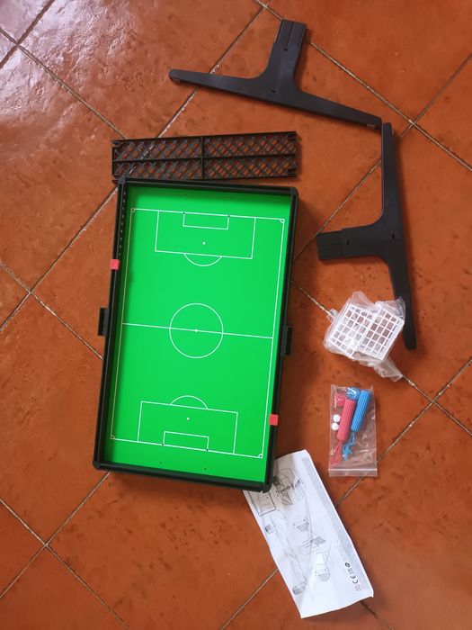 Jogo magnético de futebol e hóquei
