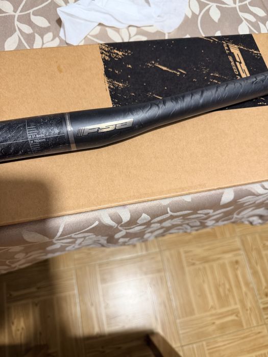 Guiador em carbono FSA KFX