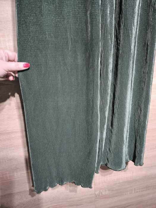 Nowe szwedy cienki plisowane zielone new collection roz M-xxl