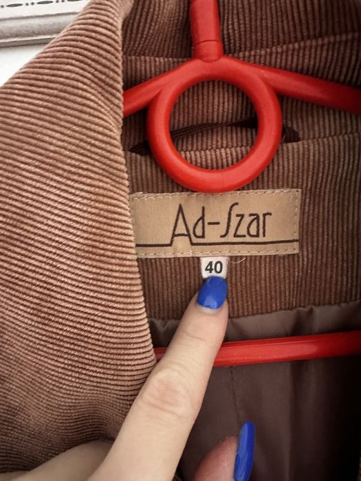 Prążkowany płaszcz vintage Ad-Szar brązowy