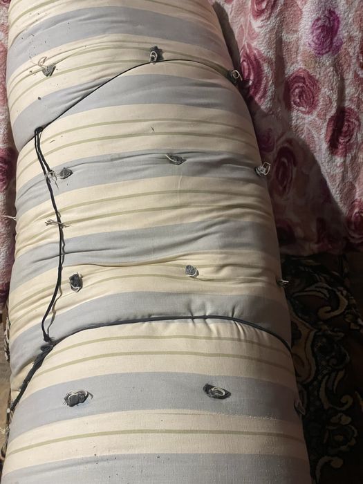 Матрас бу в хорошому стані.