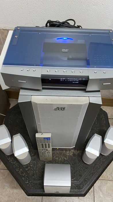 Sistema de som JVC home cinema  5.1