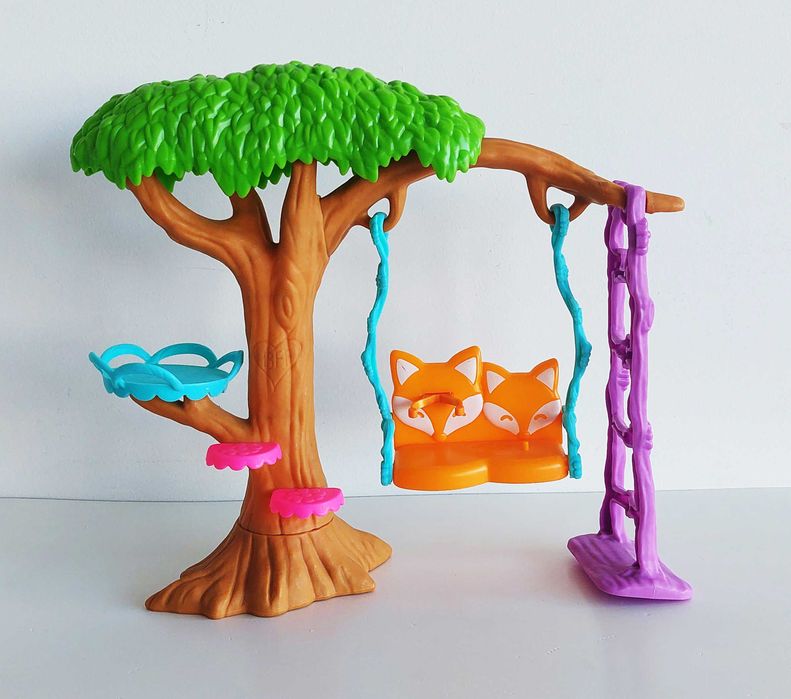 Árvore com baloiço da boneca Felicity Fox das Enchantimals