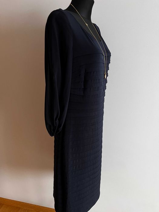 Vera Mont bardzo elegancka sukienka wizytowa granat r.40