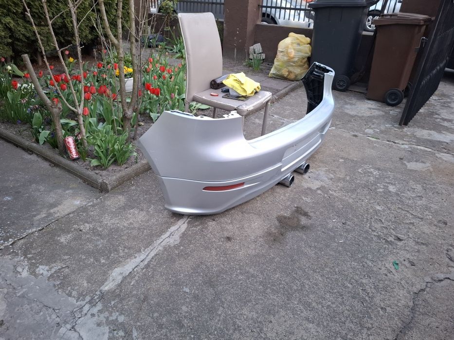 Zderzak golf 5 r32 kompletny LA7W