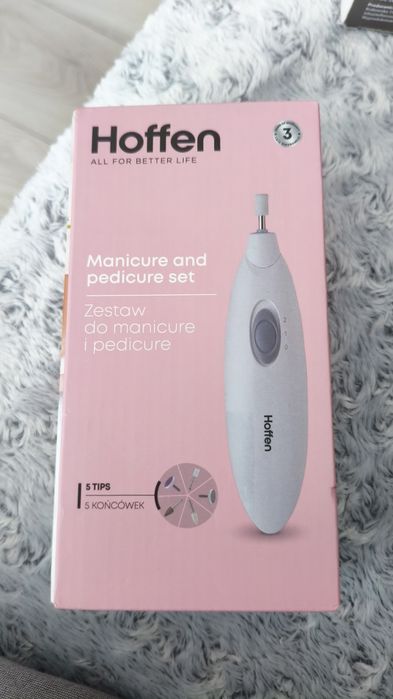 Zestaw do manicure i pedicure.