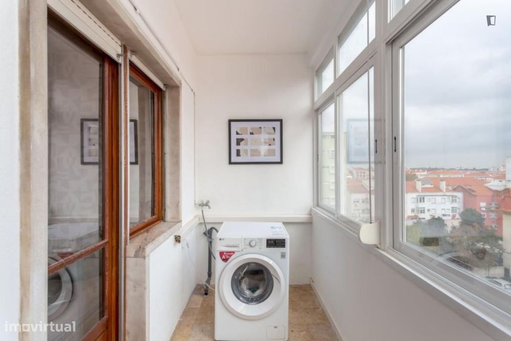 Apartamento com 4 quartos - localizado em Alvalade Lisbon