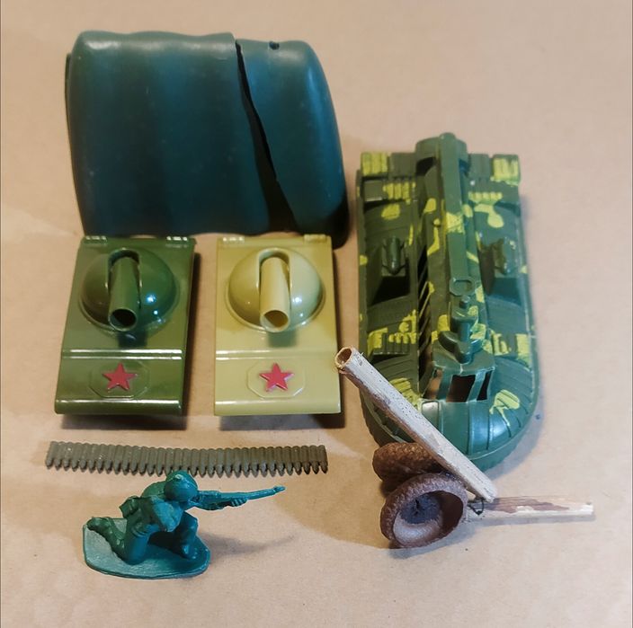 Mała armia żołnierzyki i czołgi