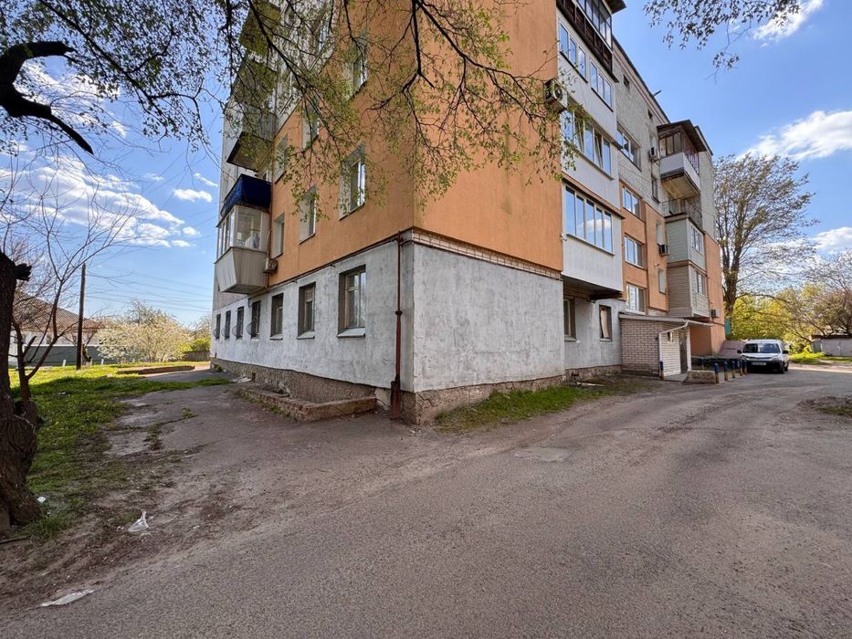 Продаж нкжитлового приміщення(колишній хостел) у Прилуках