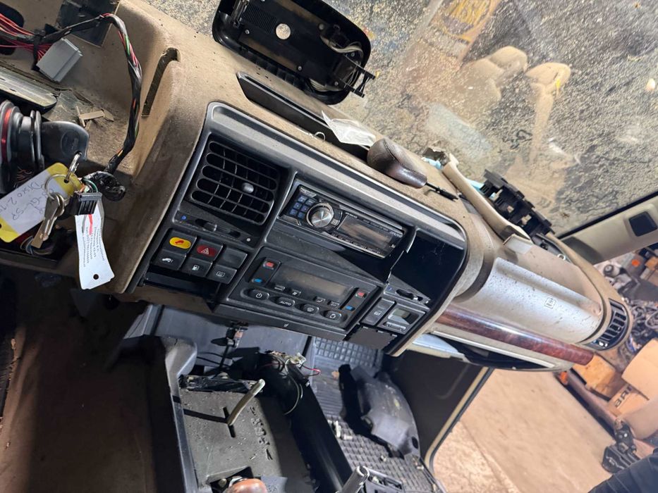 Land Rover Discovery Tablier Bege 350€
